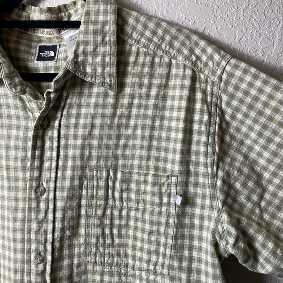 The North Face Green Plaid Short Sleeve Button Up Casual Shirt Size XL - Picture 2 of 5